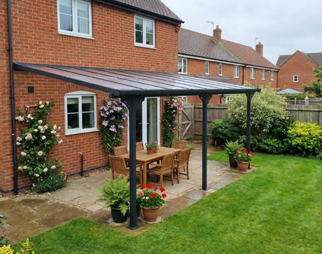 4.35m x 3m Wall Mounted Pergola with Retractable Canopy, Aluminium Frame & Polycarbonate Roof – Grey Patio Cover