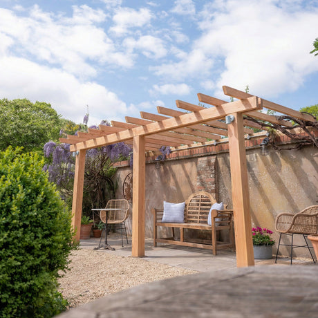 Planed Larch Lean-To Pergola with Open Roof – Space-Saving Garden Structure